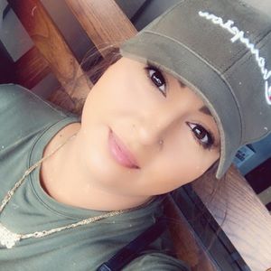 Meet your Posher, Roxana